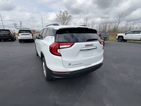 Certified 2023 GMC Terrain SLE w/ Driver Convenience Package FWD image 7