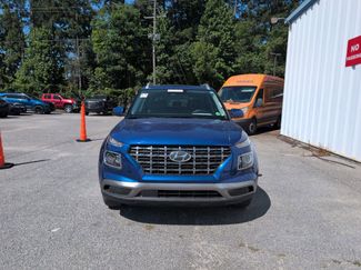 Used 2024 Hyundai Venue Limited FWD video 2