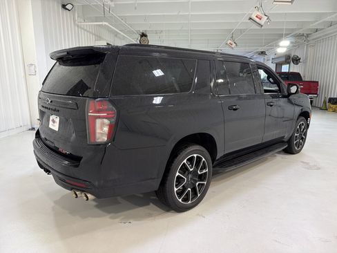 Used 2023 Chevrolet Suburban RST w/ Sport Performance Package AWD/4WD image 5