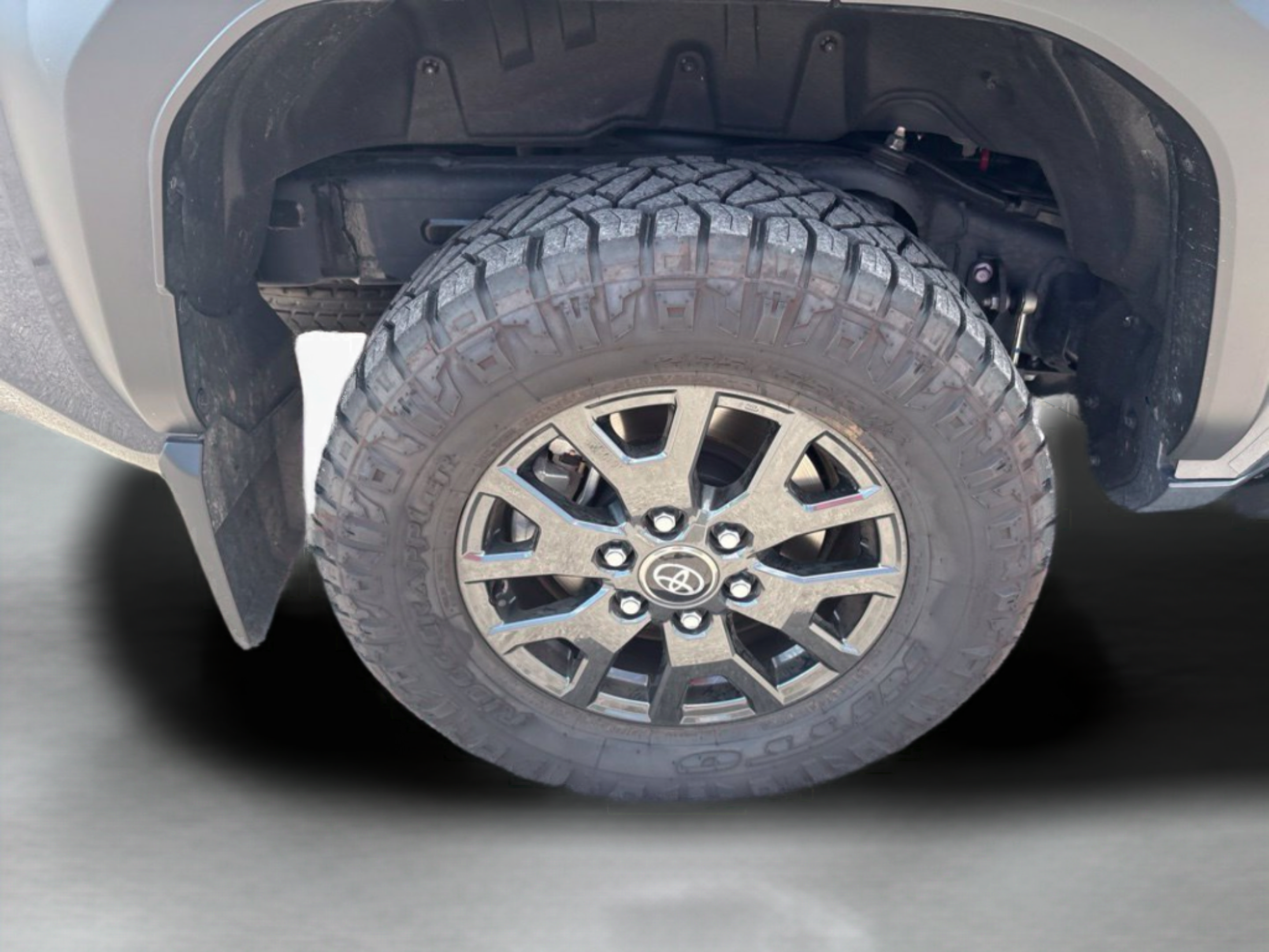 Used 2025 Toyota 4Runner SR5 AWD/4WD image 32