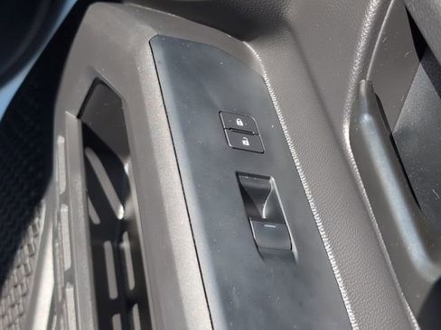 Used 2025 Toyota Tacoma SR image 19