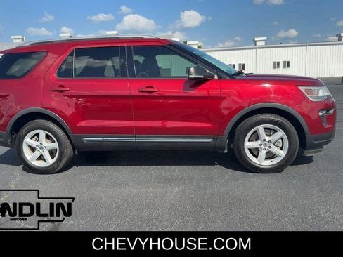 Used 2019 Ford Explorer XLT w/ Equipment Group 202A FWD image 2