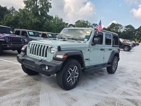 Used 2023 Jeep Wrangler Unlimited Sport AWD/4WD image 3