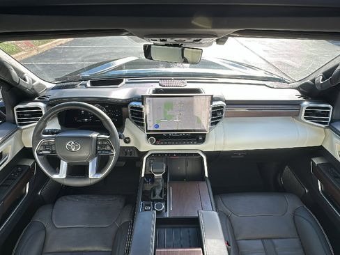 Used 2025 Toyota Sequoia Capstone image 29