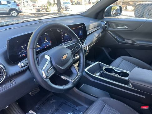 Used 2025 Chevrolet Equinox LT image 28