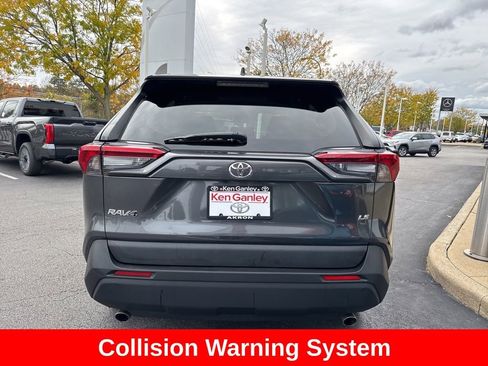 Used 2020 Toyota RAV4 LE image 5