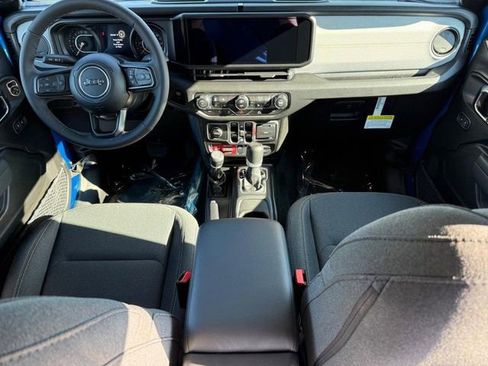 New 2025 Jeep Gladiator Willys image 12