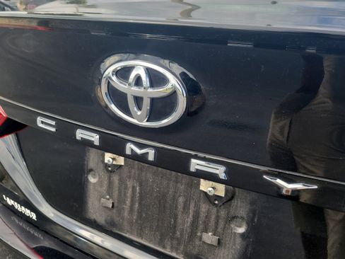 Used 2022 Toyota Camry XSE FWD image 11