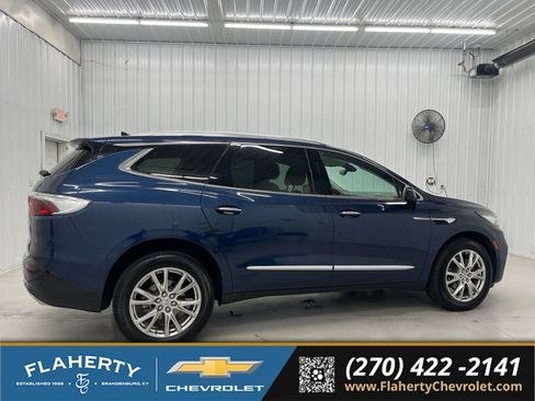 Used 2023 Buick Enclave Essence w/ Experience Buick Package FWD image 2