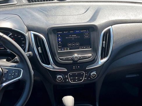 Used 2024 Chevrolet Equinox LT AWD/4WD image 18