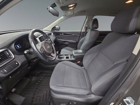 Used 2016 Kia Sorento LX w/ LX Convenience Package image 13