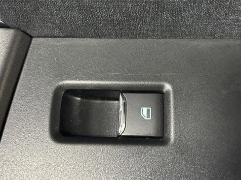 Used 2023 Ford F150 Lariat w/ Equipment Group 502A High image 29