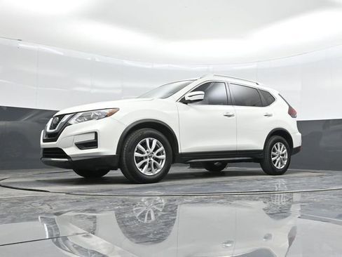 Used 2020 Nissan Rogue SV image 42
