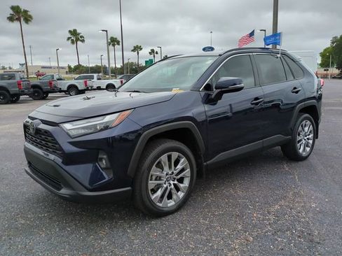 Used 2024 Toyota RAV4 XLE Premium FWD image 9
