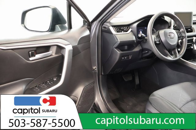 Used 2025 Toyota RAV4 XLE AWD/4WD image 8