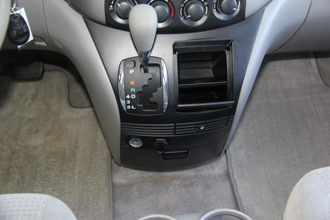 Used 2007 Toyota Sienna CE FWD image 14
