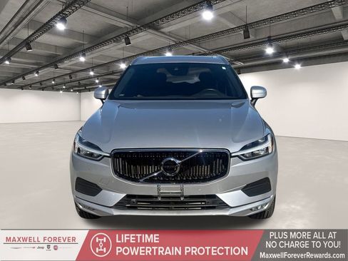 Used 2021 Volvo XC60 T5 Momentum w/ Premium Package image 18