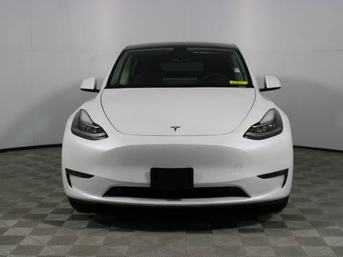 Used 2022 Tesla Model Y Long Range AWD/4WD image 2