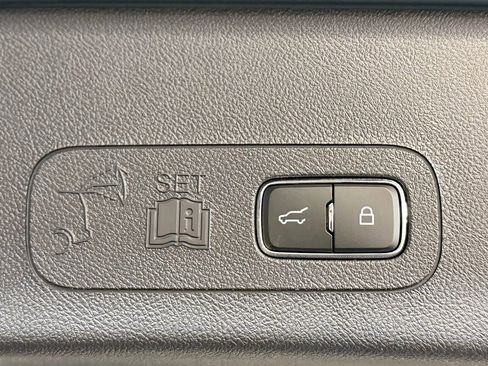 New 2026 Lincoln Aviator AWD image 30