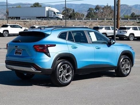 Used 2026 Chevrolet Trax LT w/ LT Convenience Package image 39