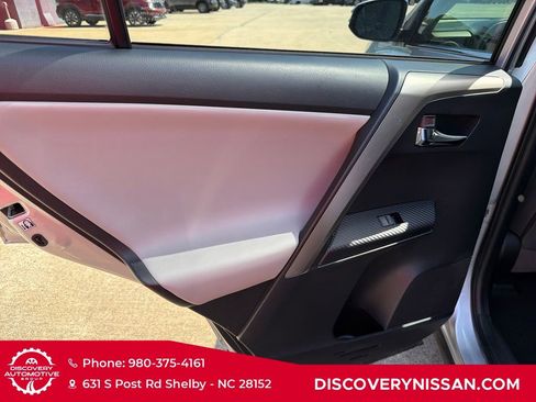 Used 2015 Toyota RAV4 Limited AWD/4WD image 29