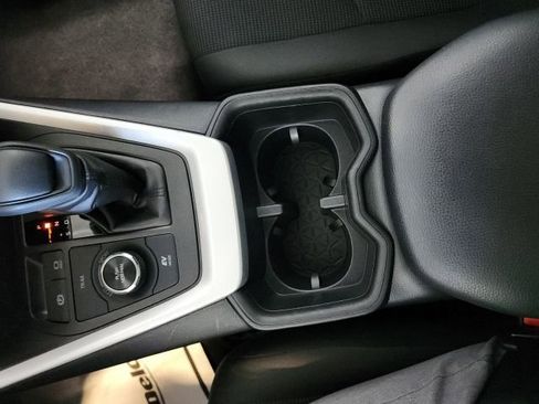 Used 2025 Toyota RAV4 LE AWD/4WD image 28