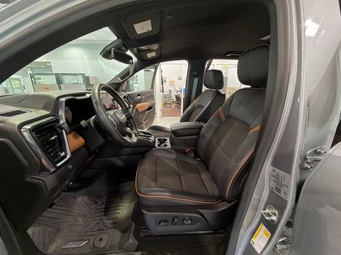Used 2024 GMC Canyon AT4 w/ Technology Package AWD/4WD image 11