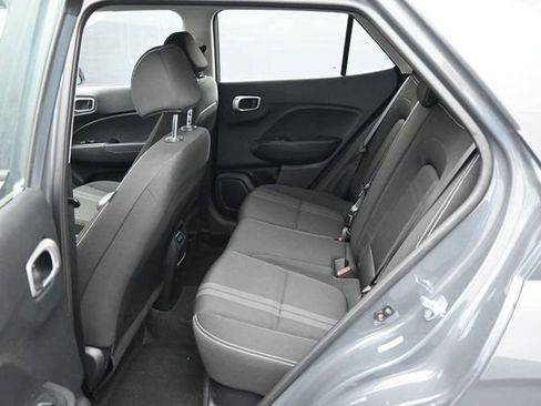Used 2025 Hyundai Venue SEL FWD image 7