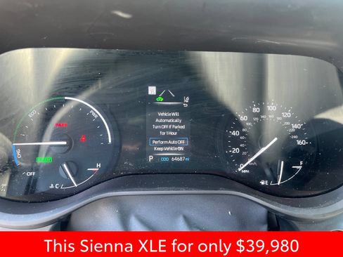 Used 2024 Toyota Sienna XLE FWD image 20