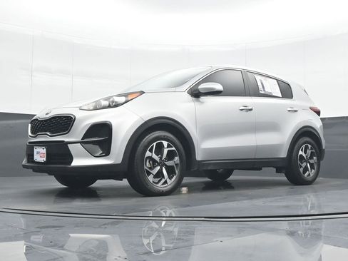 Used 2022 Kia Sportage LX image 16