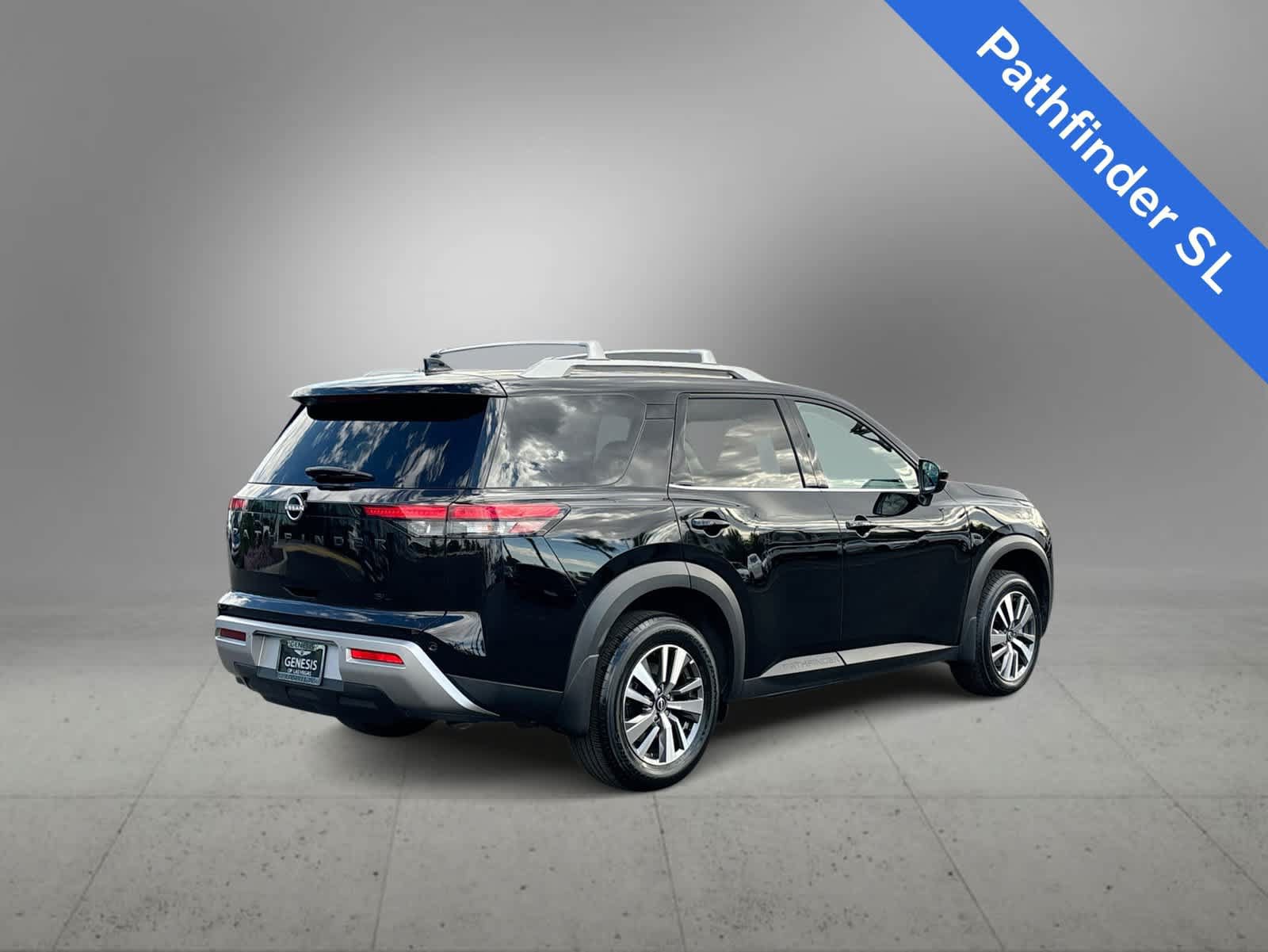 Used 2024 Nissan Pathfinder SL w/ Black Appearance Package FWD image 8