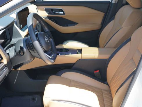 Used 2023 Nissan Rogue Platinum w/ Platinum Premium Package FWD image 9