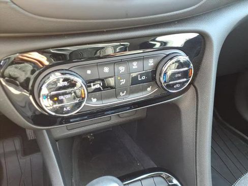 Certified 2022 Buick Encore GX Select w/ Sport Touring Package image 24