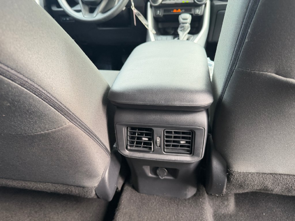 Used 2025 Toyota RAV4 LE AWD/4WD image 24