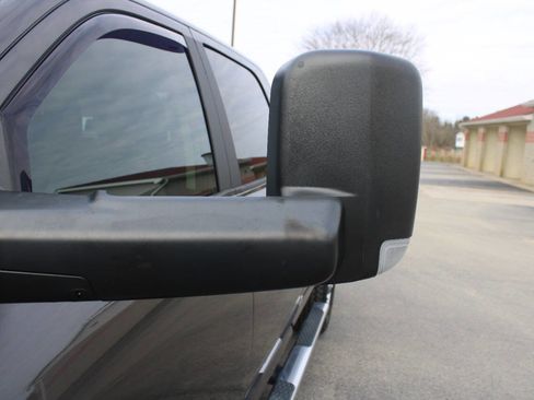 Used 2017 RAM 3500 SLT w/ Luxury Group image 11