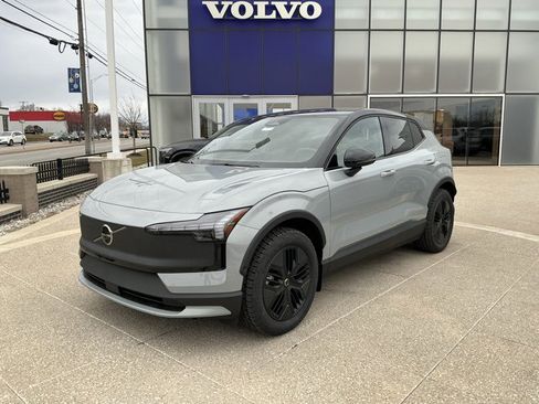 New 2026 Volvo EX30 Cross Country Ultra image 2