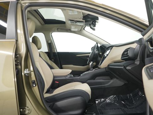 Used 2025 Subaru Outback Premium image 11