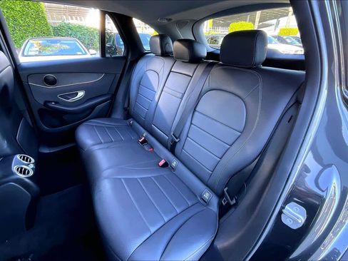 Used 2021 Mercedes-Benz GLC 300 image 19