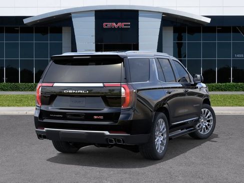 New 2026 GMC Yukon Denali w/ Denali Reserve Package AWD/4WD image 4