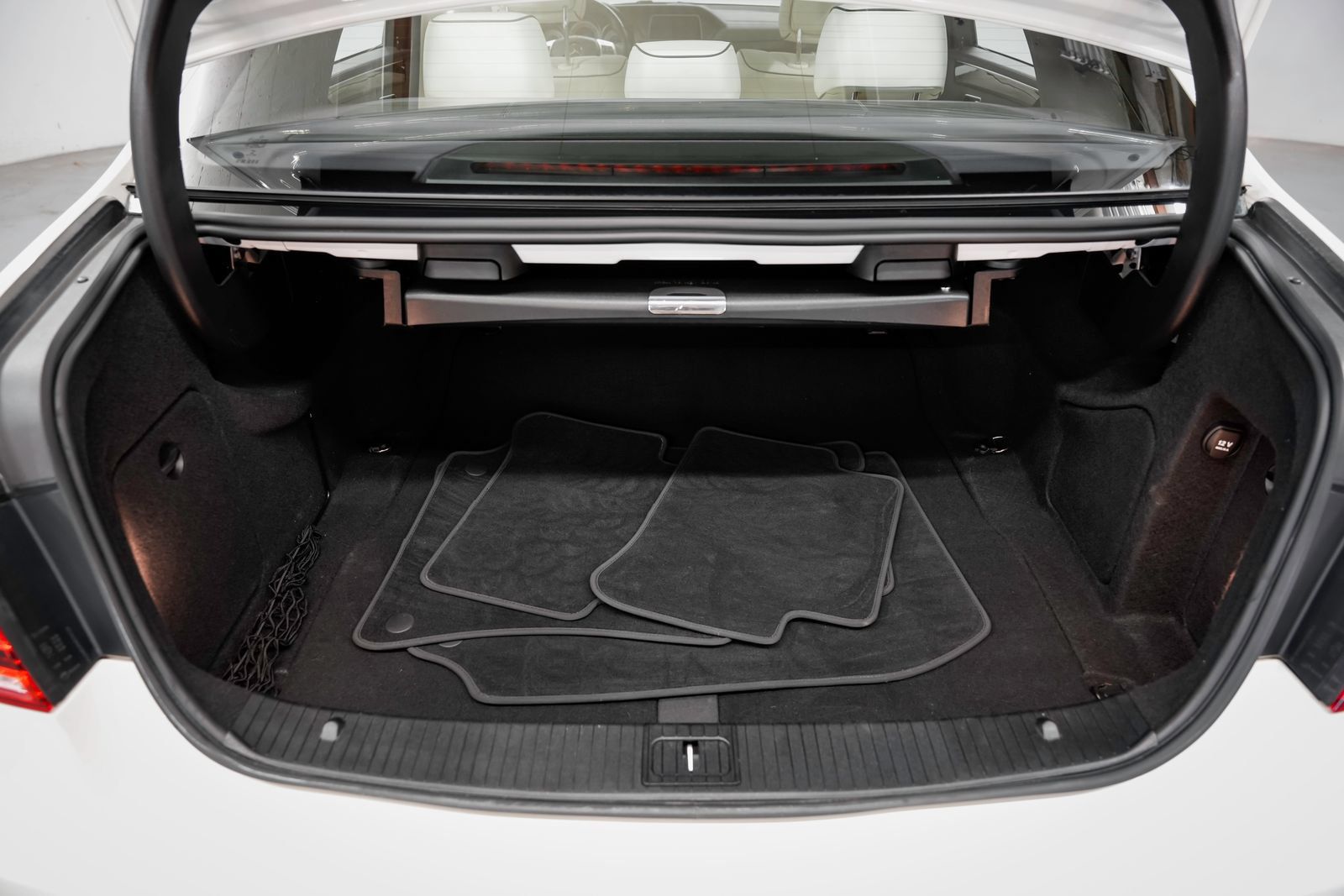 Used 2015 Mercedes-Benz E 400 Sedan image 47