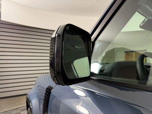 New 2026 Land Rover Defender 110 X-Dynamic SE image 17