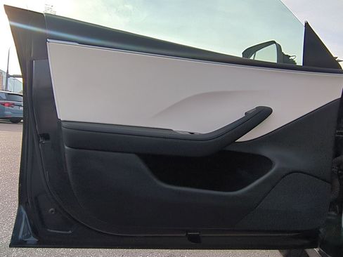 Used 2025 Tesla Model 3 Long Range image 15