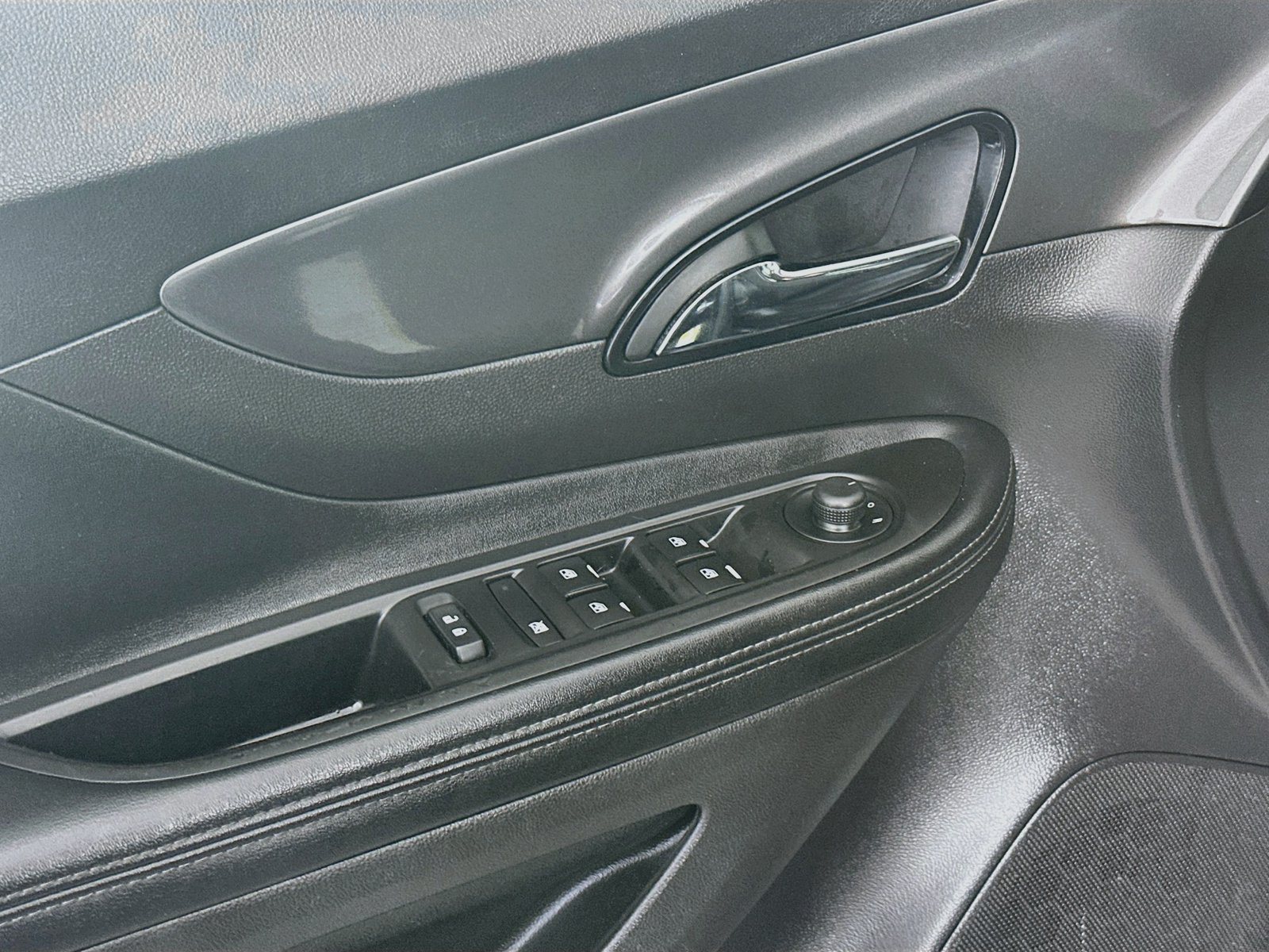 Used 2019 Buick Encore Preferred w/ Safety Package FWD image 18