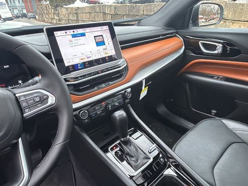 Used 2025 Jeep Compass Limited w/ Elite Group image 20