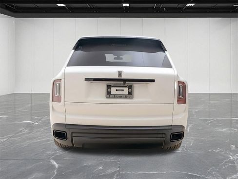 Used 2023 Rolls-Royce Cullinan image 11