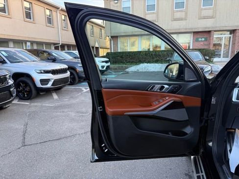 Used 2023 BMW X7 xDrive40i w/ Executive Package image 22