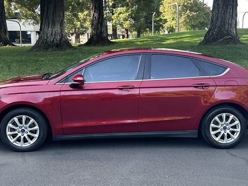 Used 2016 Ford Fusion S FWD image 4