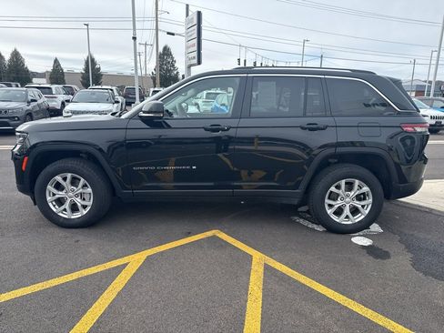 Used 2023 Jeep Grand Cherokee Limited image 5