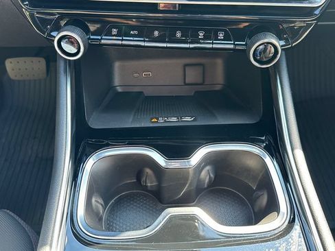 Certified 2026 Chevrolet Traverse RS w/ LPO, Floor Liner Package AWD/4WD image 35