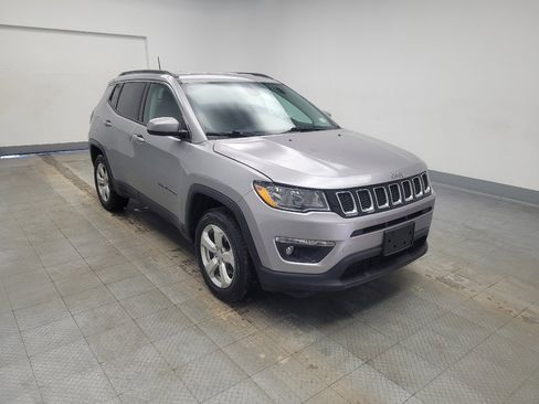Used 2019 Jeep Compass Latitude w/ Cold Weather Group image 13